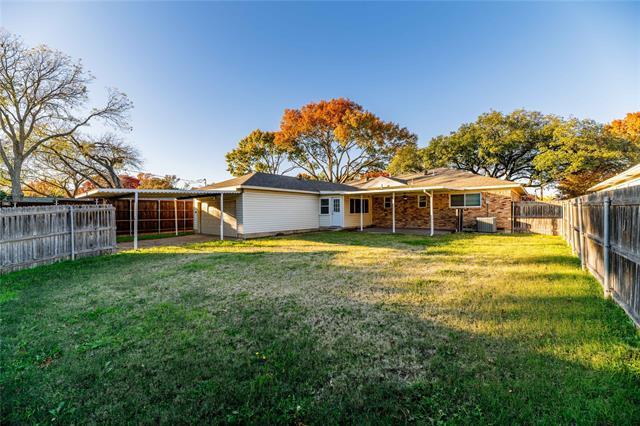 Building Photo - 9936 Lakemere Dr
