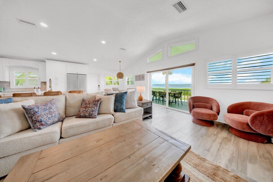 Building Photo - 555 S Gulf Dr