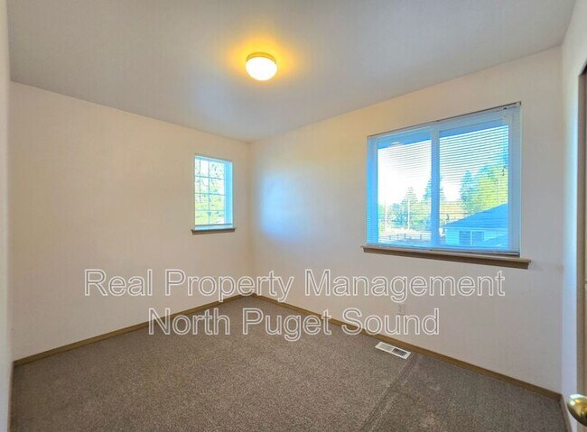 Building Photo - 5328 138th St NE