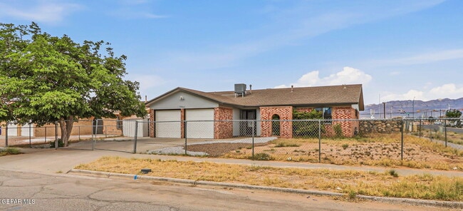 Building Photo - 10837 Gemstone St