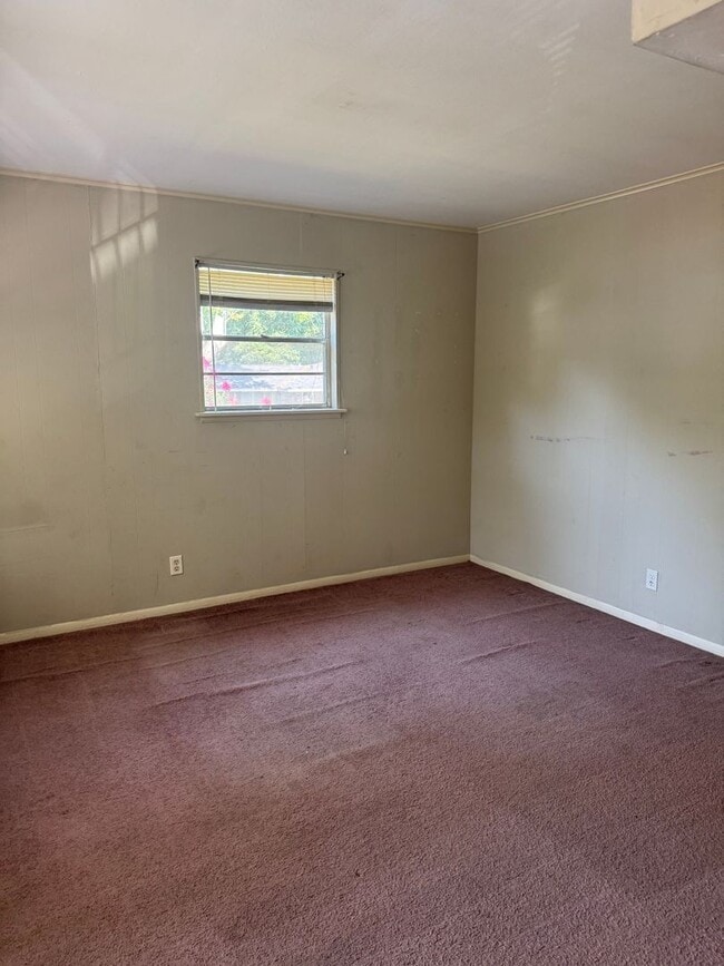 Building Photo - 318 E Purdon St