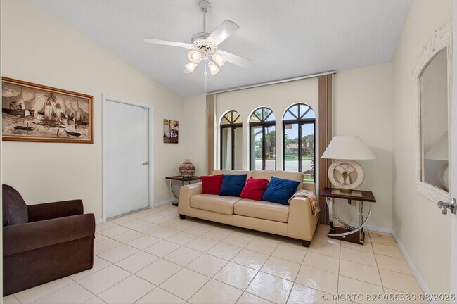 Building Photo - 2925 Riviera Dr
