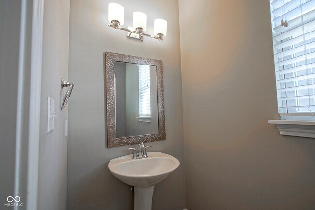 Building Photo - 7228 Broadacre Ct