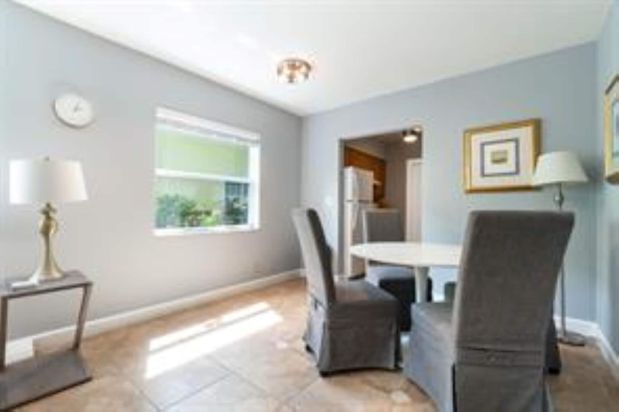 Building Photo - 2607 NE 8th Ave