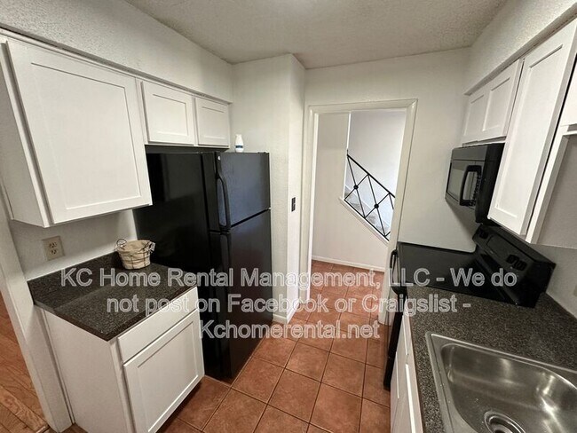 Building Photo - 1708 E 97th St