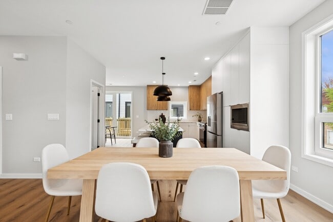 Building Photo - Forest Park - New Construction Luxury Townhomes!