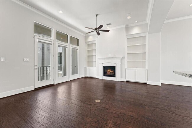 Building Photo - 5648 Larkin St