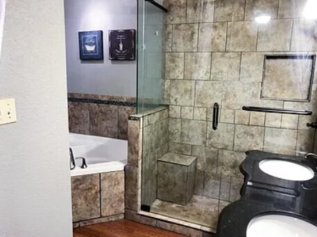 Building Photo - 3012 Hilltop Dr