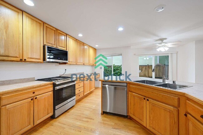 Building Photo - Lovely 4-bedroom + bonus room, 2.5-bath cul-de-sac home