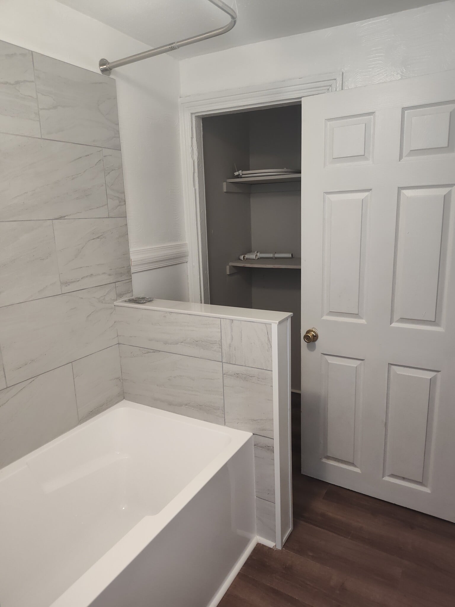 Building Photo - 613 Walnut St