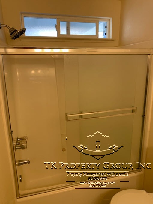 Building Photo - 1335 Oak Ridge Dr