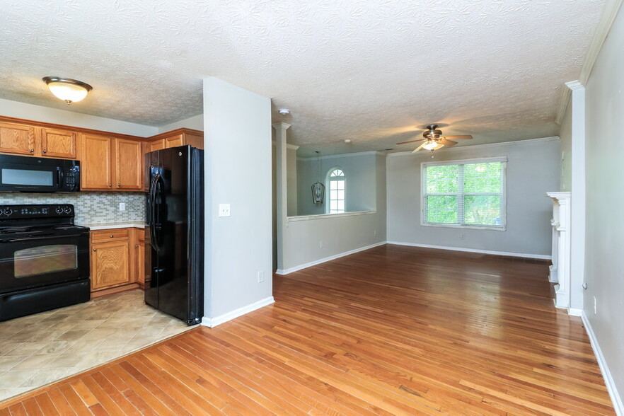 Building Photo - 222 Arbor Creek Dr