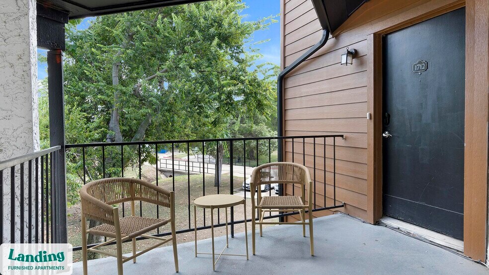 Building Photo - 1225 E Pleasant Run Rd