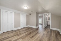 Building Photo - 401 Spaulding Ave