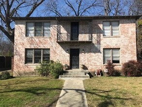 Building Photo - 4717 Deere St