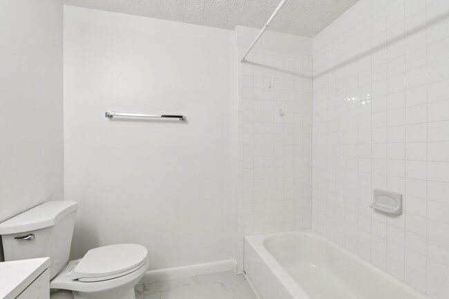 Building Photo - Conveniently located in the Courts of Tysons!