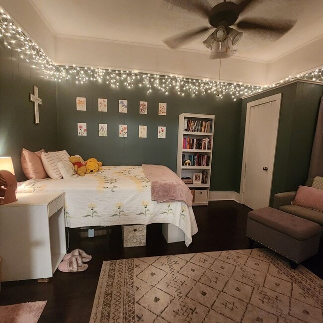 Building Photo - Four Bedroom Home Available in July