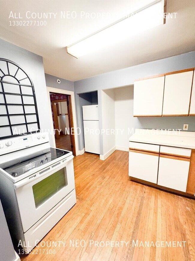 Building Photo - 1051 Brown St