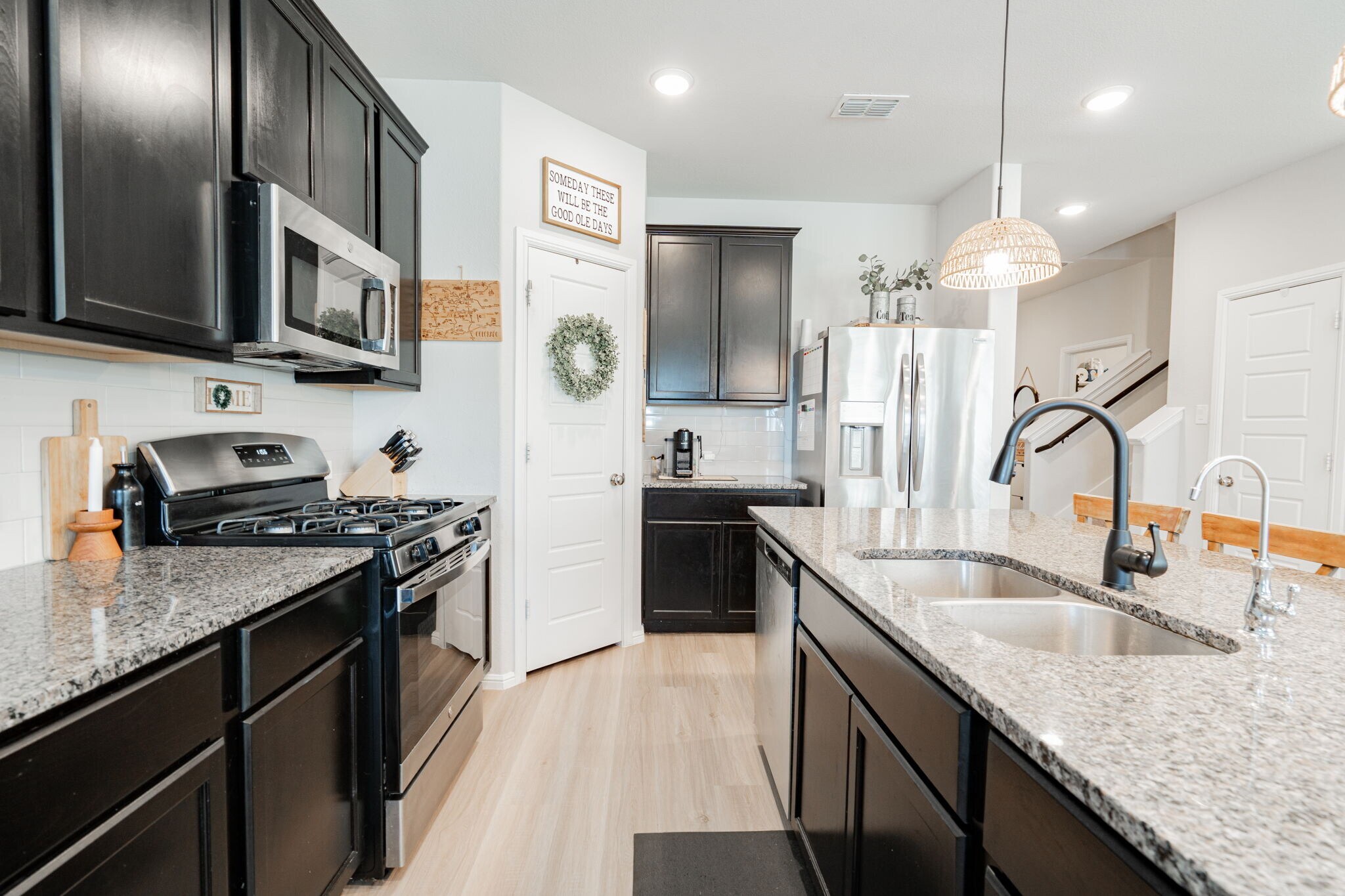 Kitchen - 1812 Damianita Dr