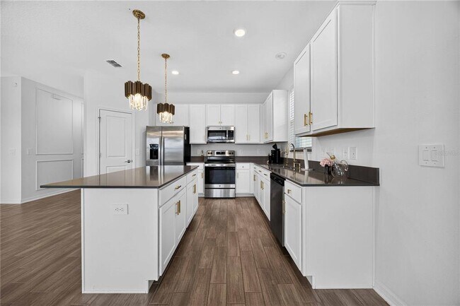 Building Photo - 281 Piave St