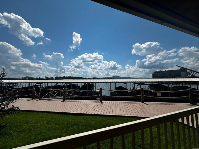 Building Photo - 142 Lake Hamilton Dr