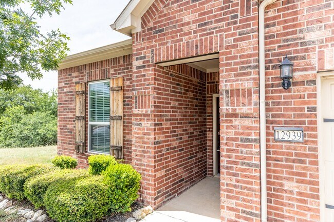 Building Photo - 12939 Texas Gold