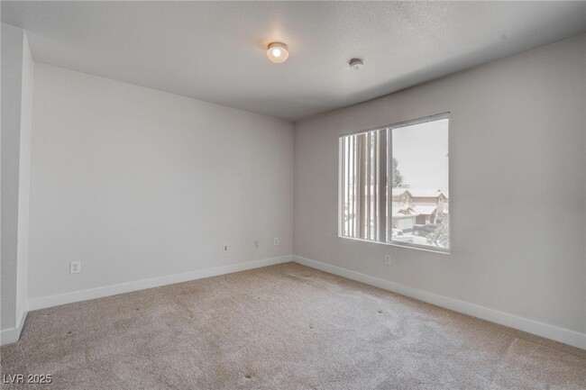 Building Photo - 8070 W Russell Rd