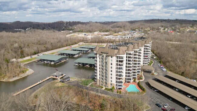Building Photo - Luxury resort-style living: Fully furnished condo on the Cumberland River less than 25 miles from...