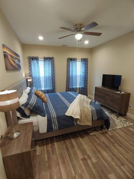 Building Photo - 4926 Weeping Willow Rd