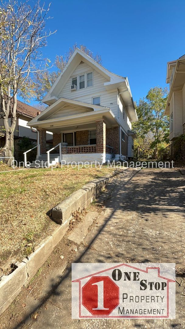 Primary Photo - Gorgeous Downtown KC 5 Bedroom Home for RE...