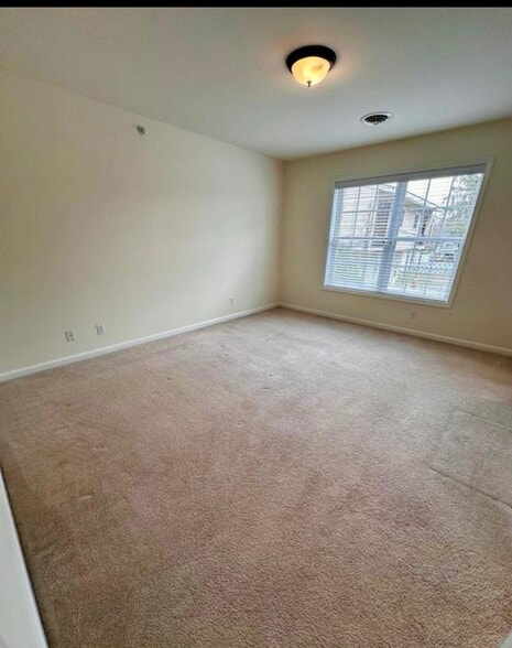 Building Photo - 2000 Curry Rd