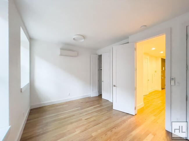 Building Photo - EAST 93 STREET / Upper East Side / Renovat...