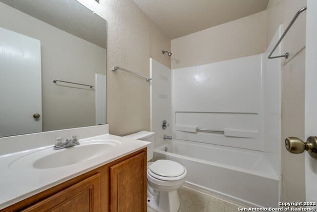 Building Photo - 26 Moondance Hill