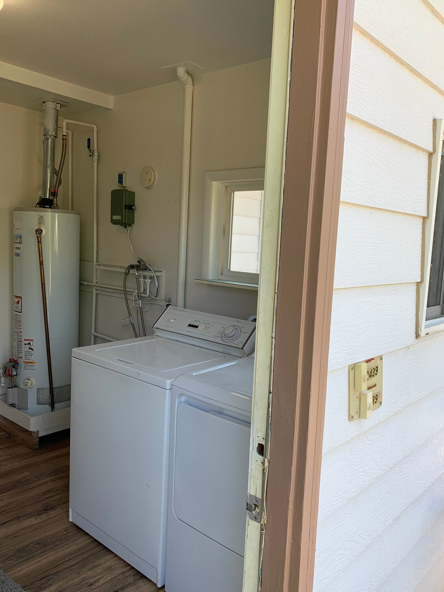 Laundry Room - 2439 9th Ave