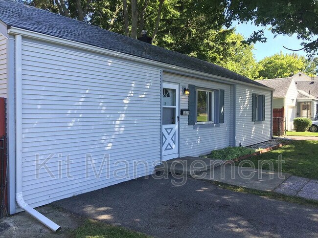 Building Photo - 1318 Montain Rd