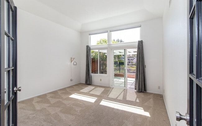 Building Photo - Updated Rancho Del Oro 3 bedroom 2 bath home
