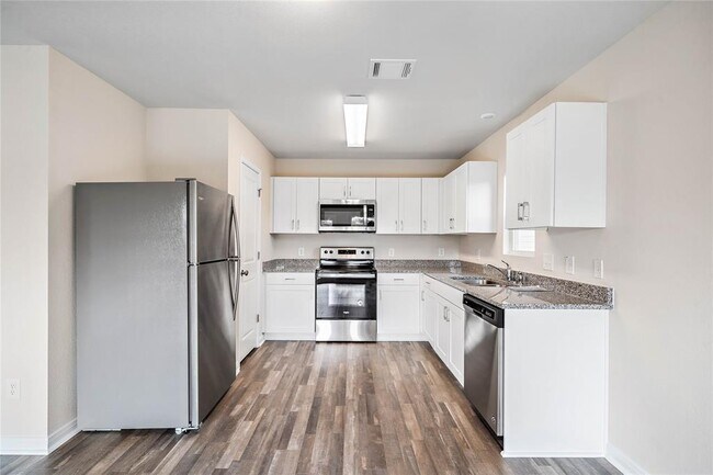 Building Photo - 15708 Del Norte Dr