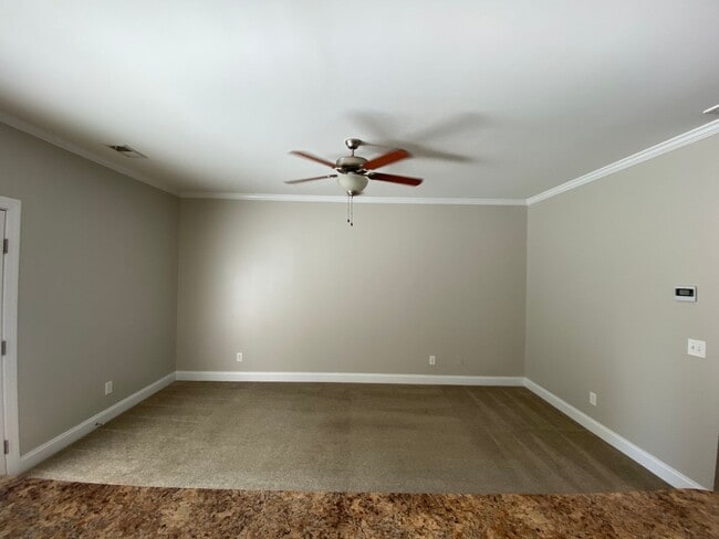 Building Photo - End Unit Townhouse in Pennington Square