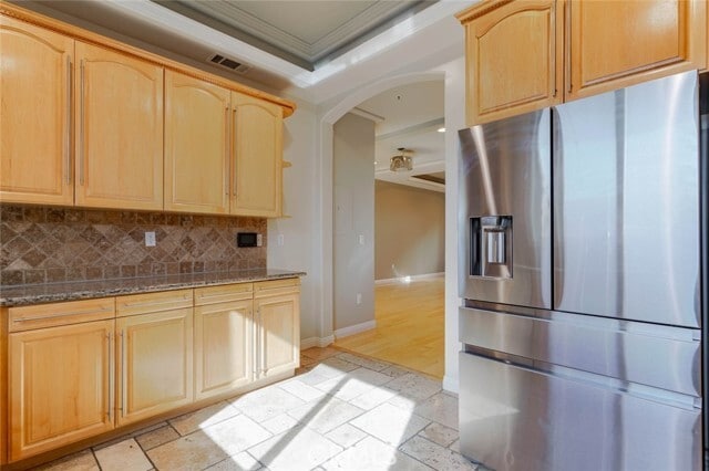 Building Photo - 711 E Angeleno Ave