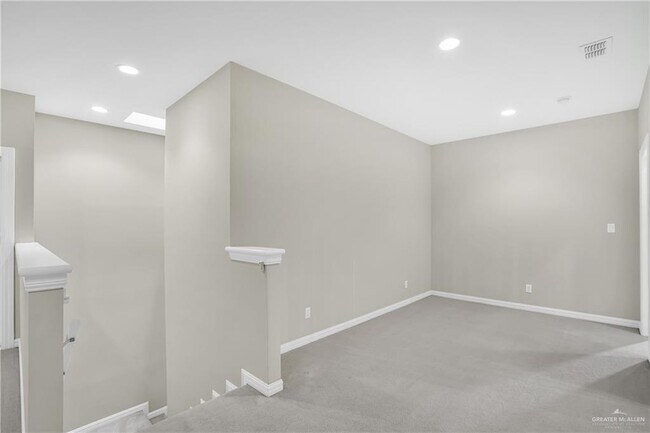 Building Photo - 21 Bales Rd