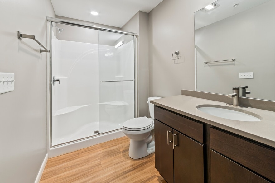 Building Photo - 8041 W Bluemound Rd