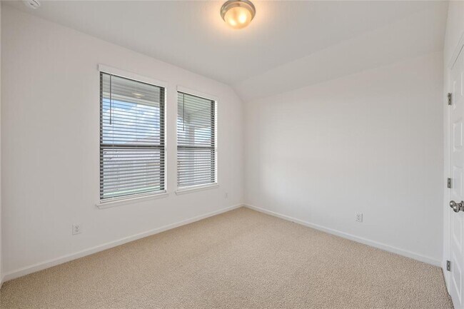 Building Photo - 186 Blackborrow Dr