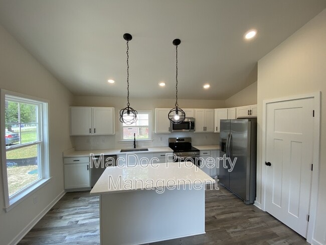 Building Photo - 12171 Tennis Ln