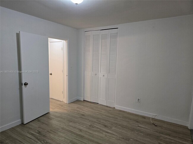 Building Photo - 1140 71st St
