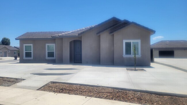 Primary Photo - 5001 Poppyseed St