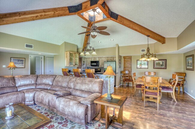 Building Photo - 1406 Broken Hills Dr