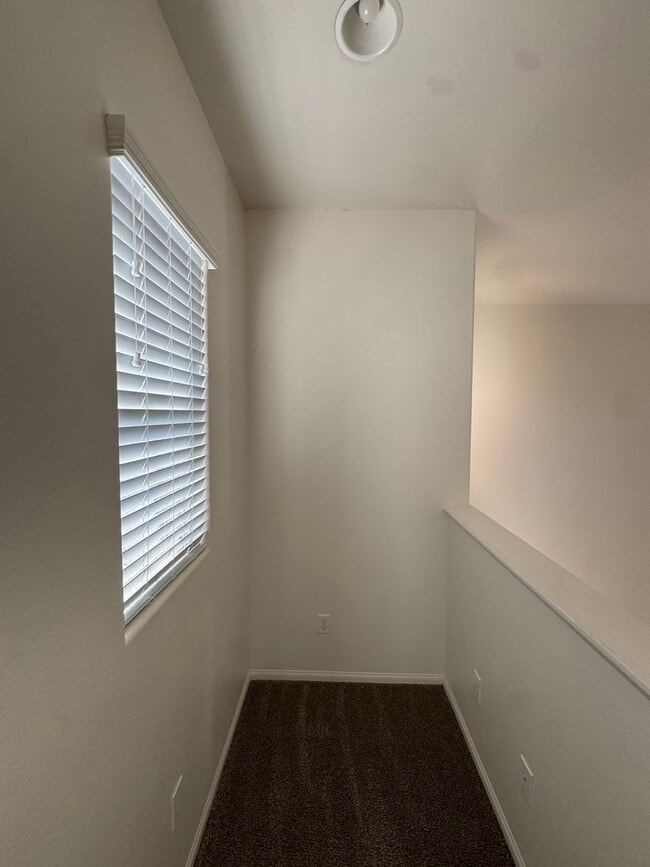 Building Photo - Newer 3-Bedroom Home in a Desirable Community