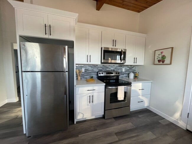 Building Photo - 5008 Sperry Ln