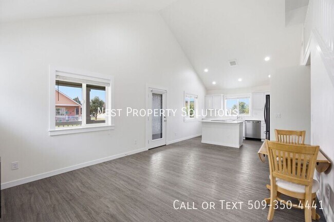 Building Photo - 123 9th Ave