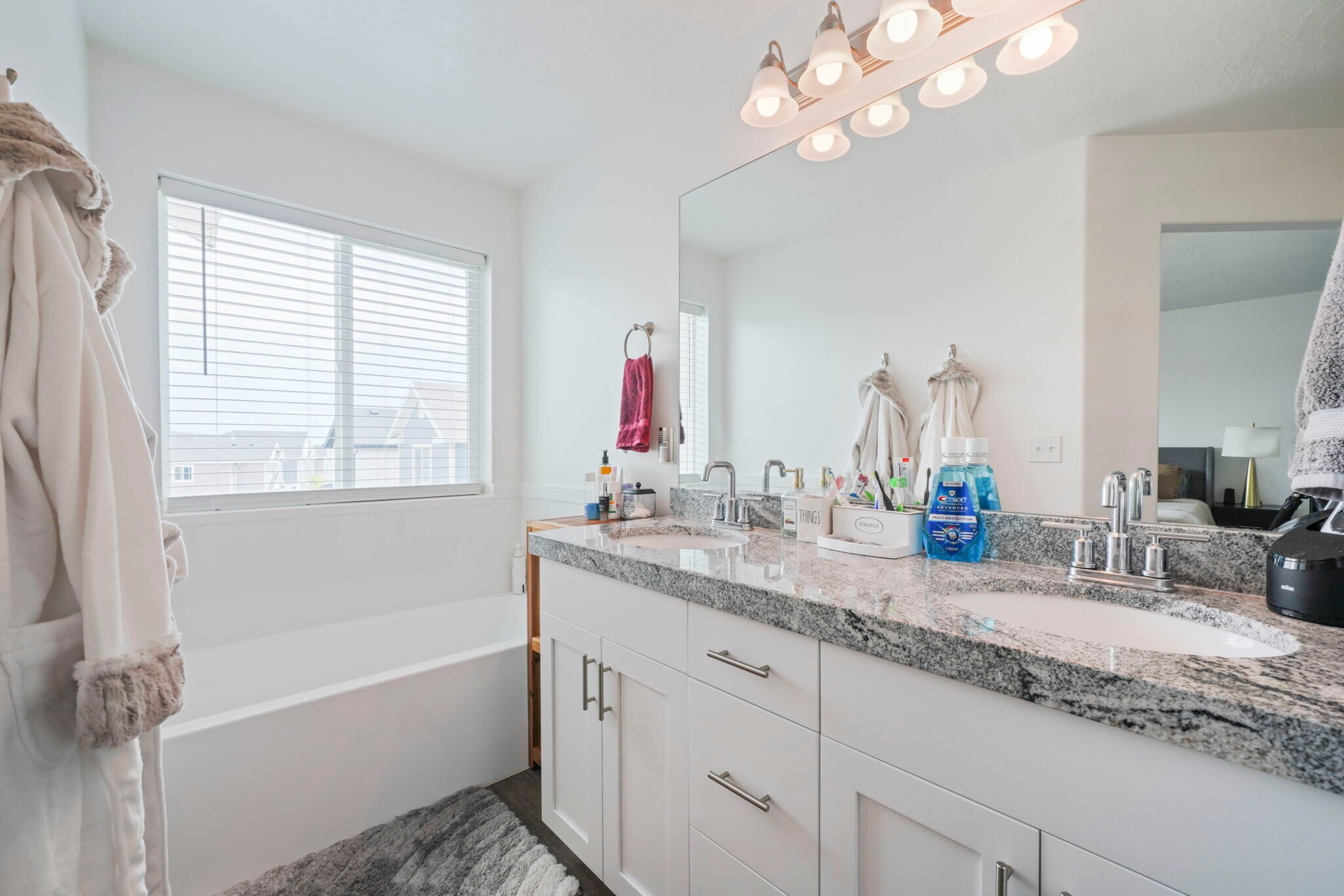 Building Photo - 7192 N Silver Spring Way